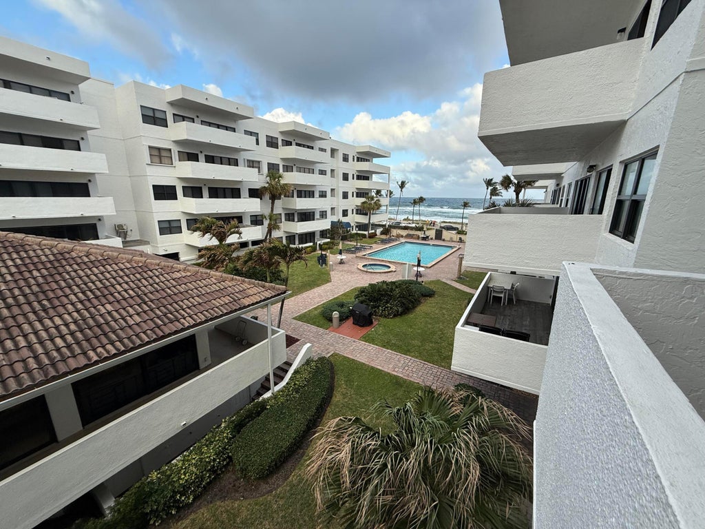 Photo of 330 SE 20th Avenue #306, Deerfield Beach, FL 33441 (MLS # R11045694)