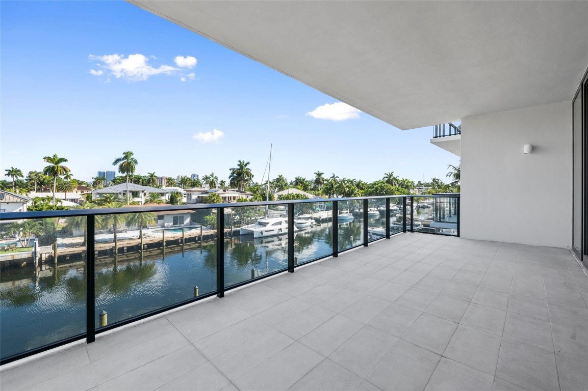 160 Isle Of Venice Drive 302