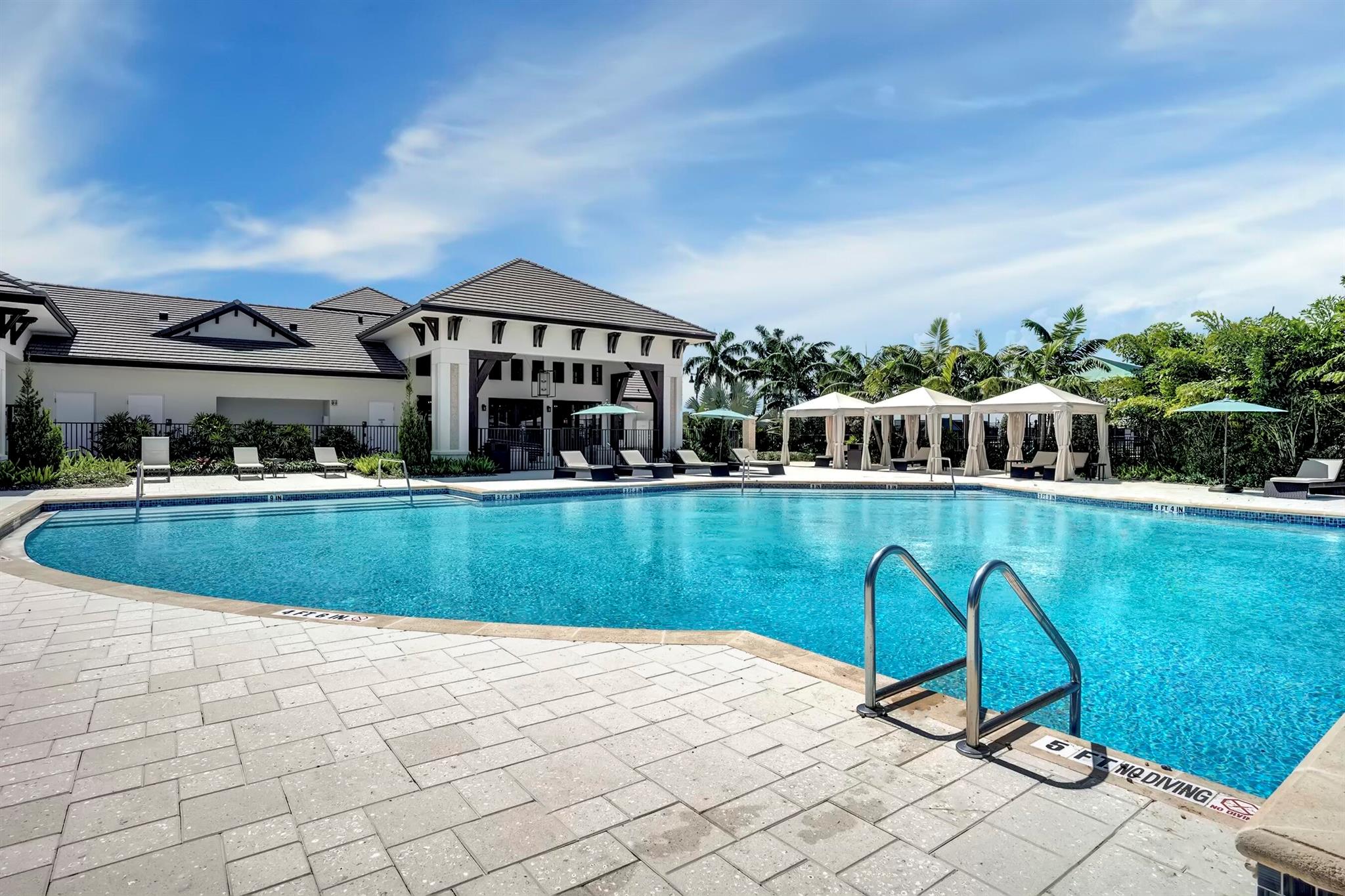 ROYAL PALM POLO - Residential