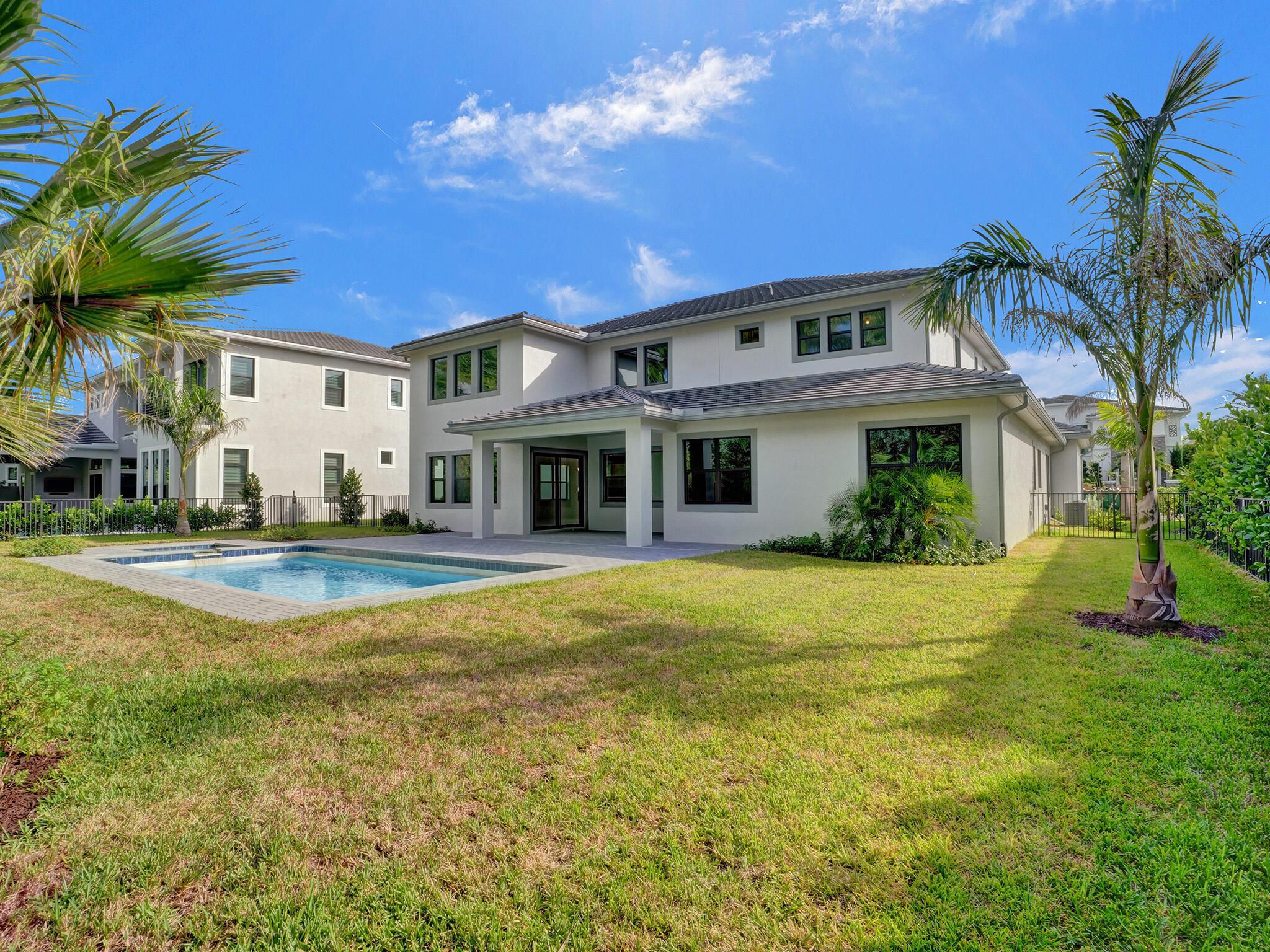 ROYAL PALM POLO - Residential