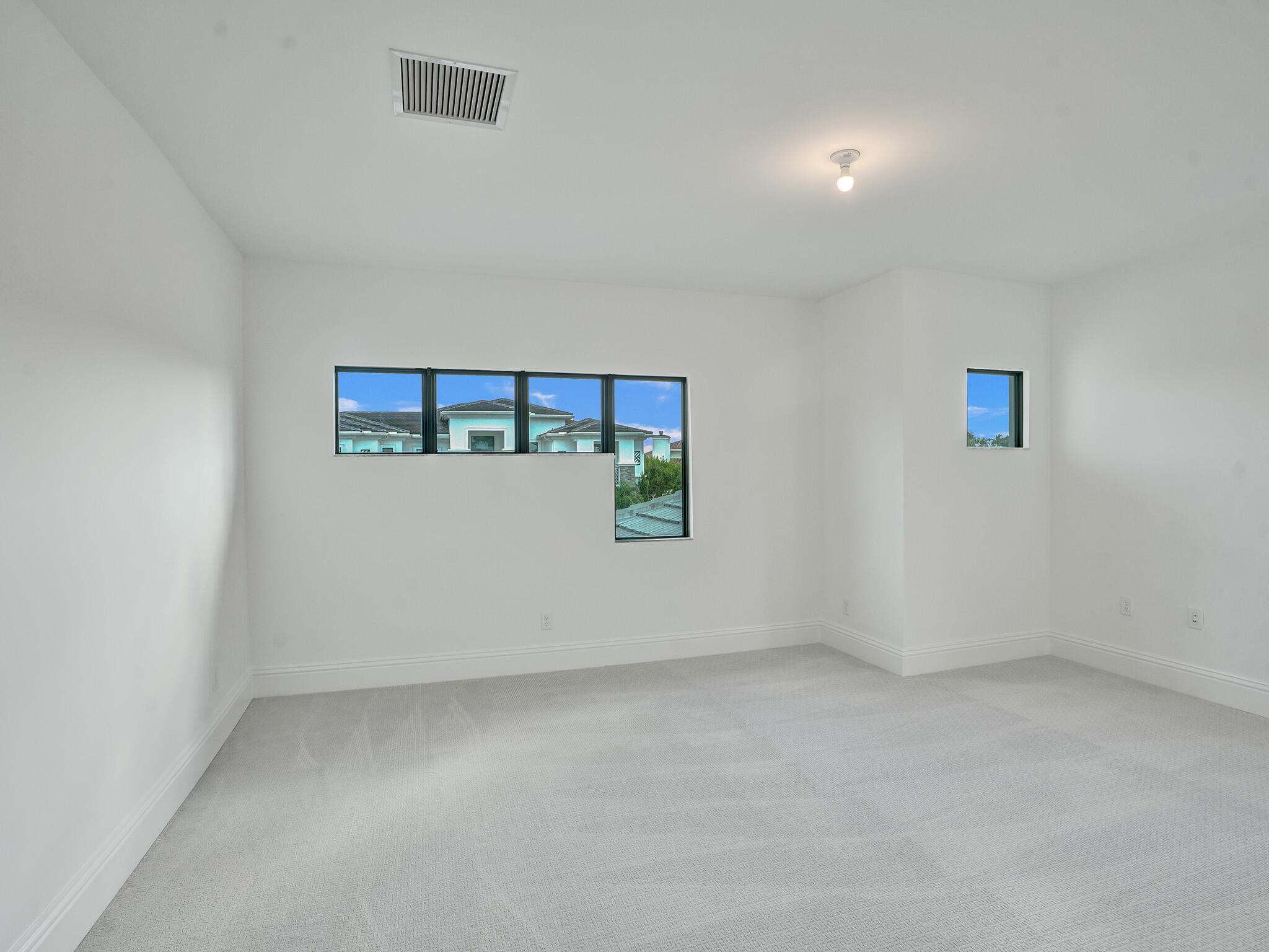 ROYAL PALM POLO - Residential