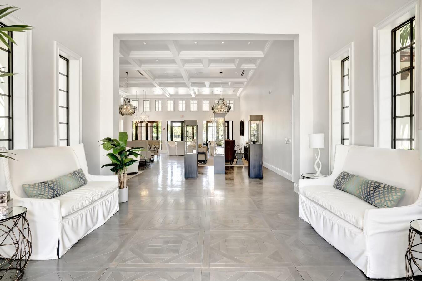 ROYAL PALM POLO - Residential