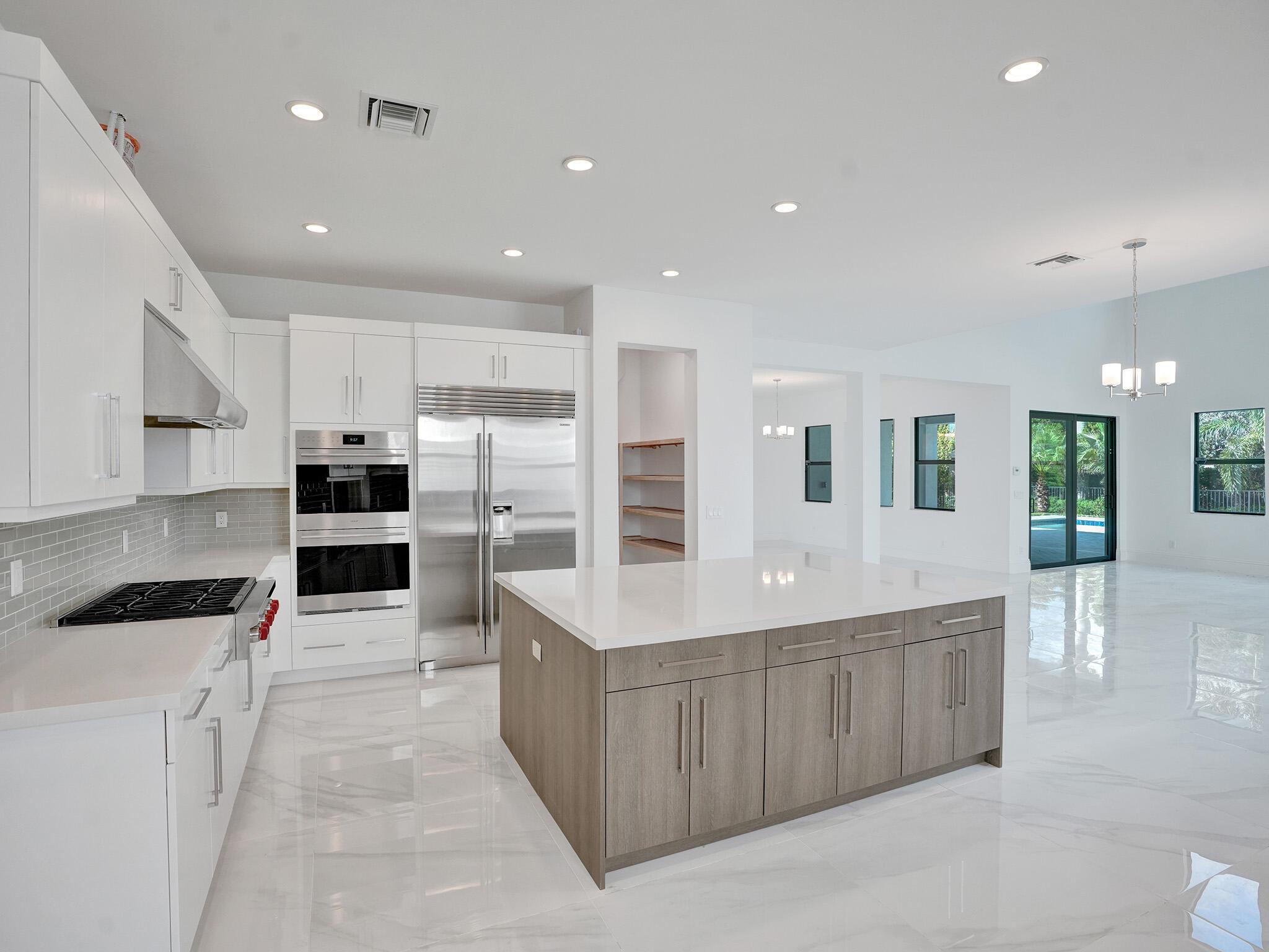 ROYAL PALM POLO - Residential