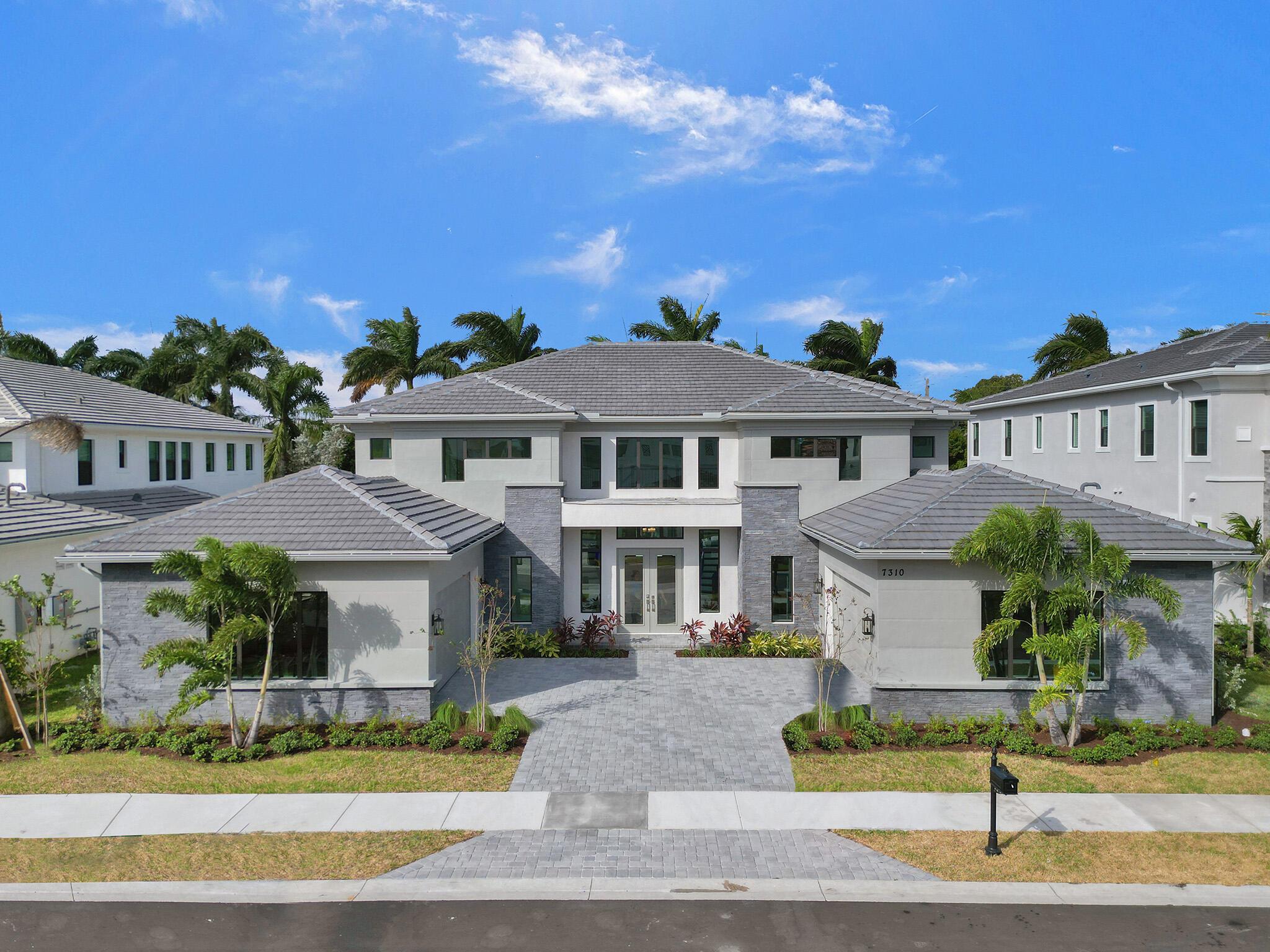 ROYAL PALM POLO - Residential