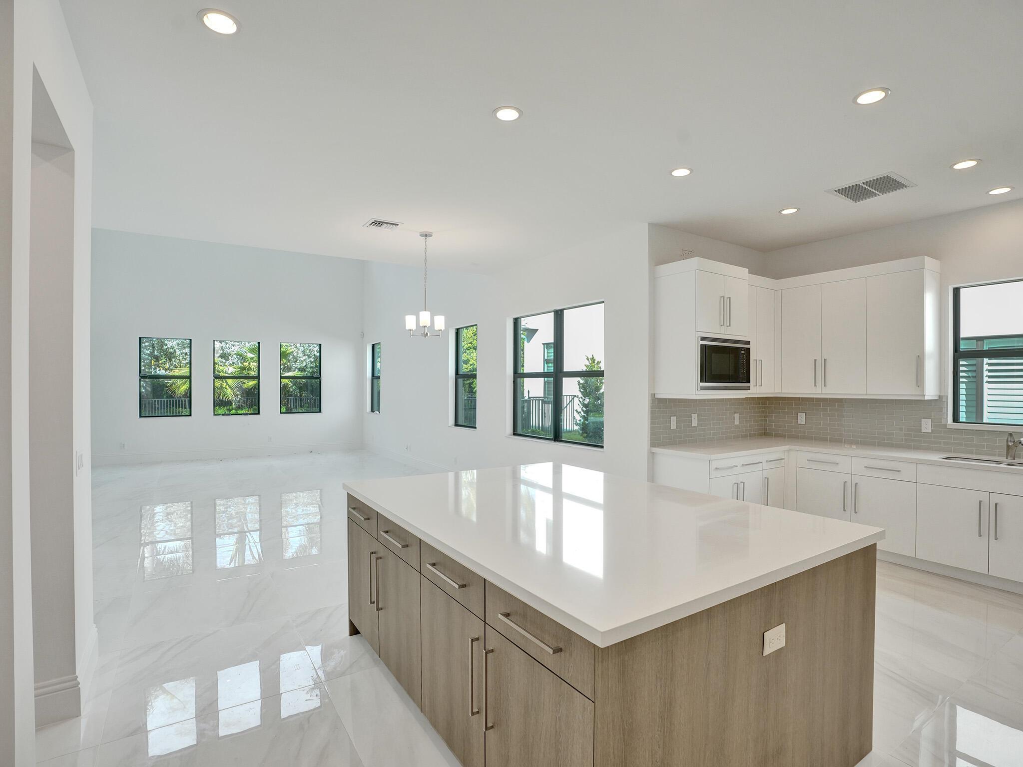 ROYAL PALM POLO - Residential