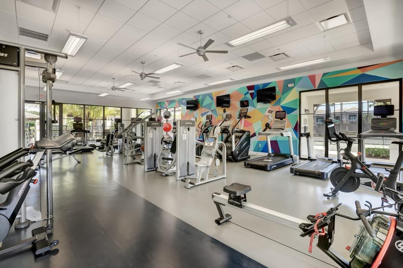 ROYAL PALM POLO - Residential