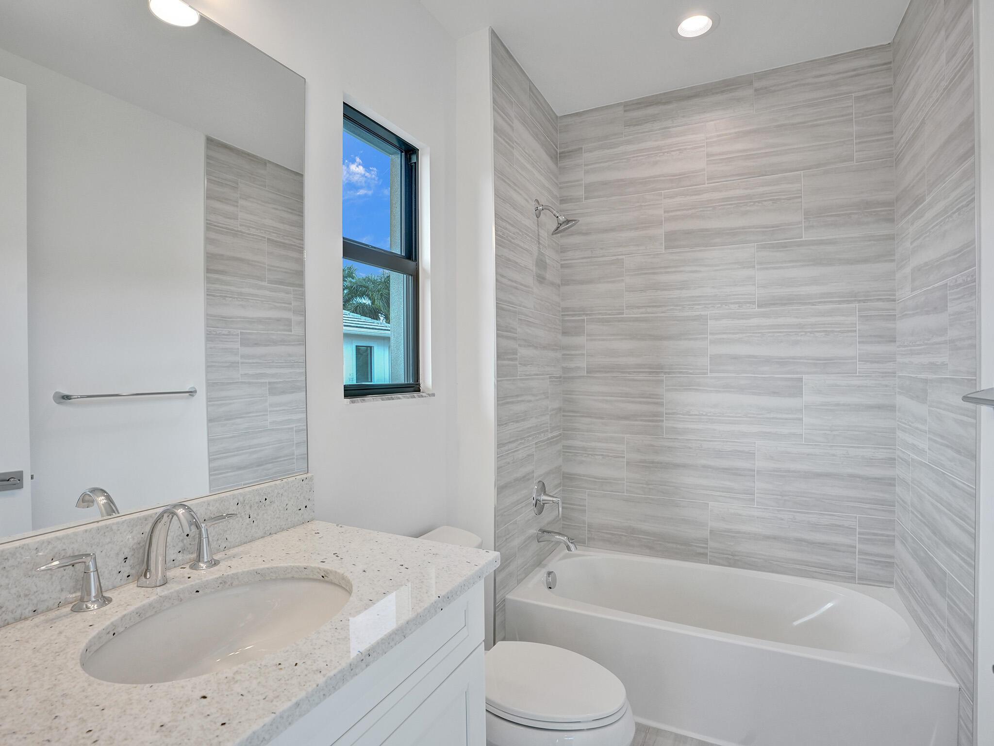 ROYAL PALM POLO - Residential