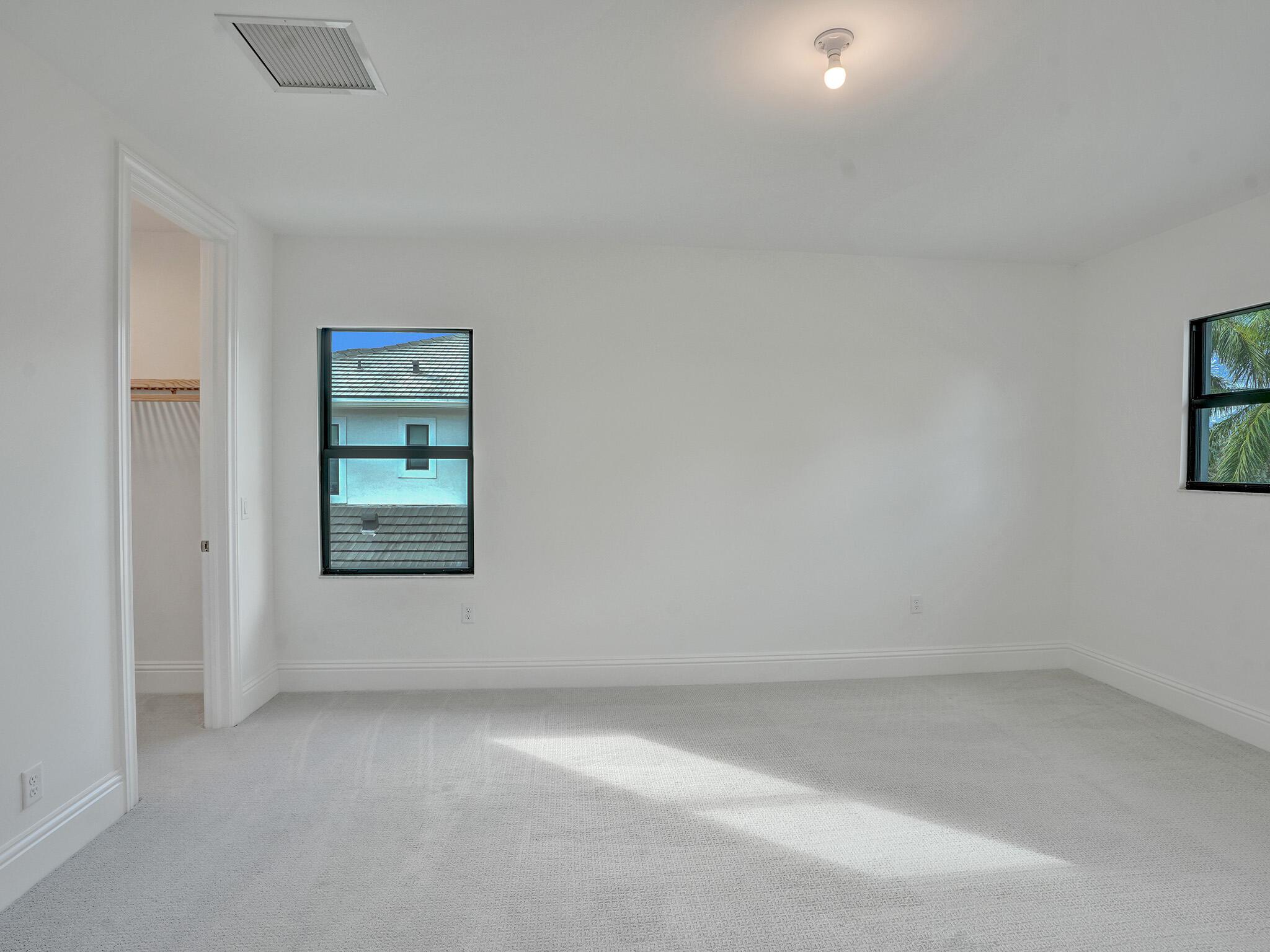 ROYAL PALM POLO - Residential