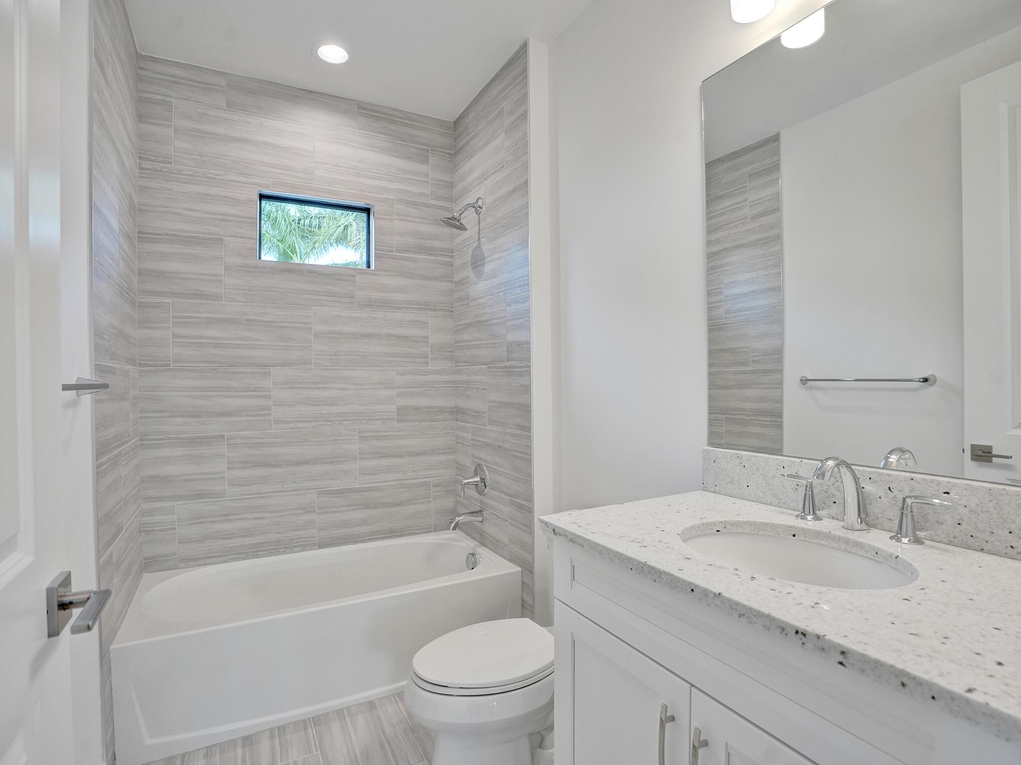 ROYAL PALM POLO - Residential