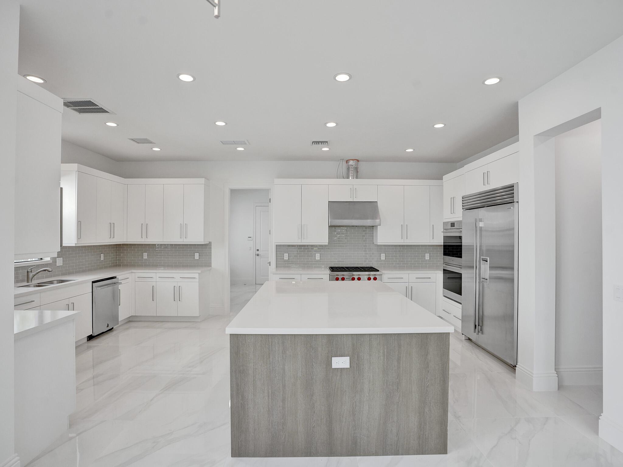 ROYAL PALM POLO - Residential