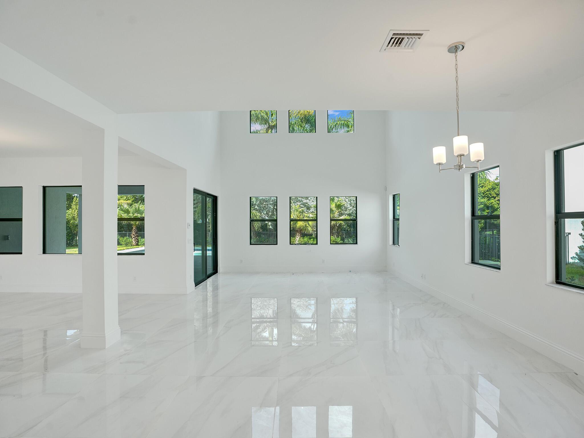 ROYAL PALM POLO - Residential