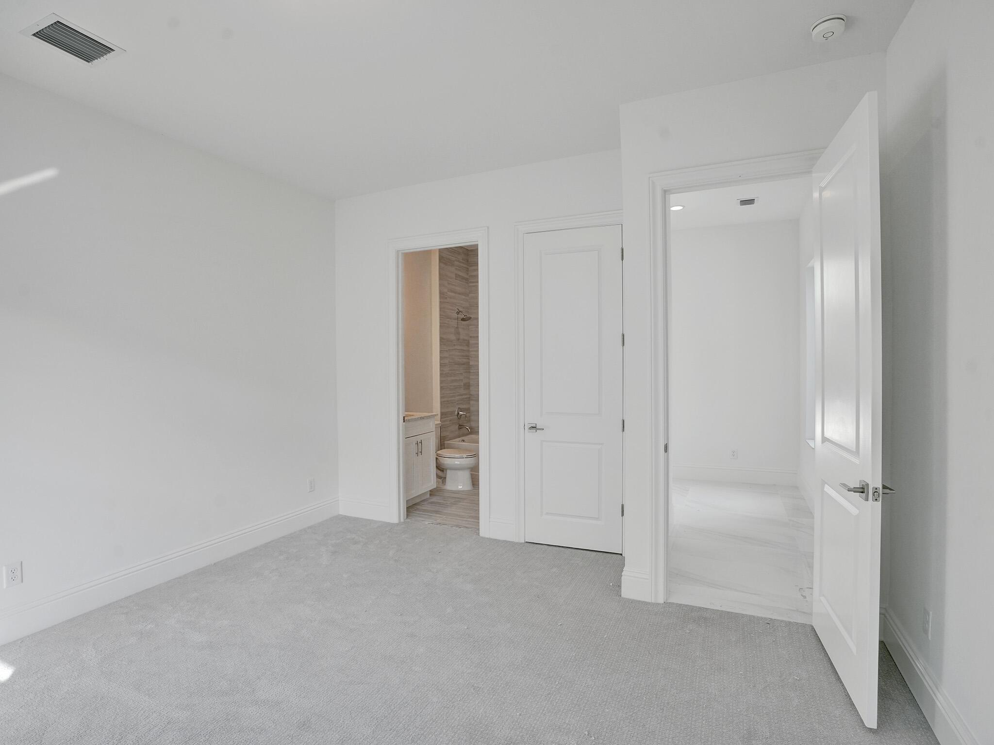 ROYAL PALM POLO - Residential