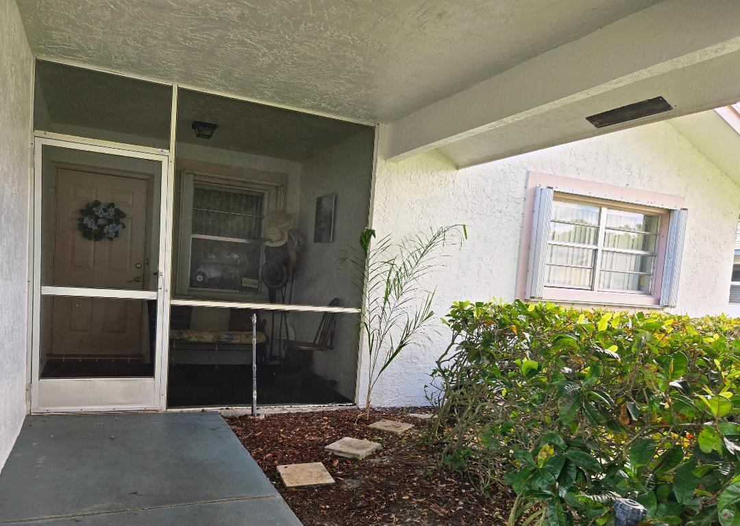 5415 Crystal Anne Drive, West Palm Beach, FL, 33417/$319,900 3 5415 Crystal Anne Drive