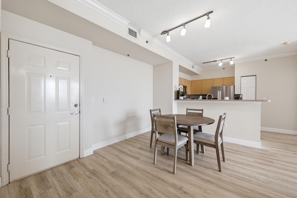 MONTECITO PALM BEACH CONDO - Residential