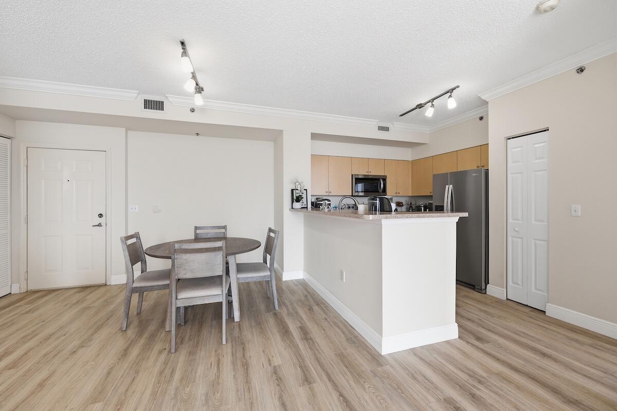 MONTECITO PALM BEACH CONDO - Residential