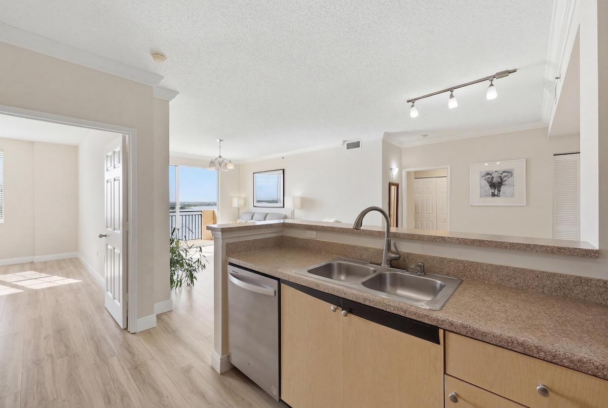 MONTECITO PALM BEACH CONDO - Residential