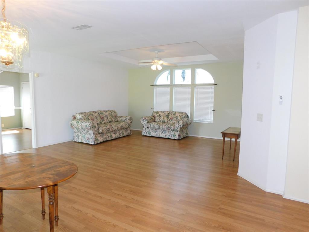 TROPICAL ISLES - Residential