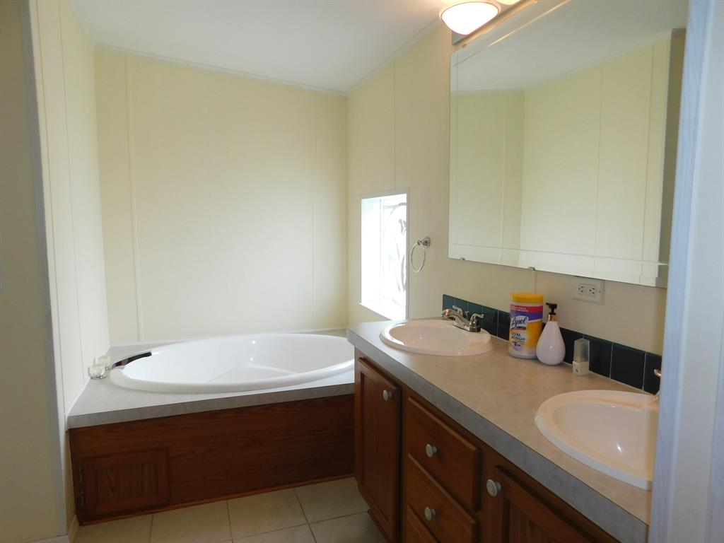 TROPICAL ISLES - Residential