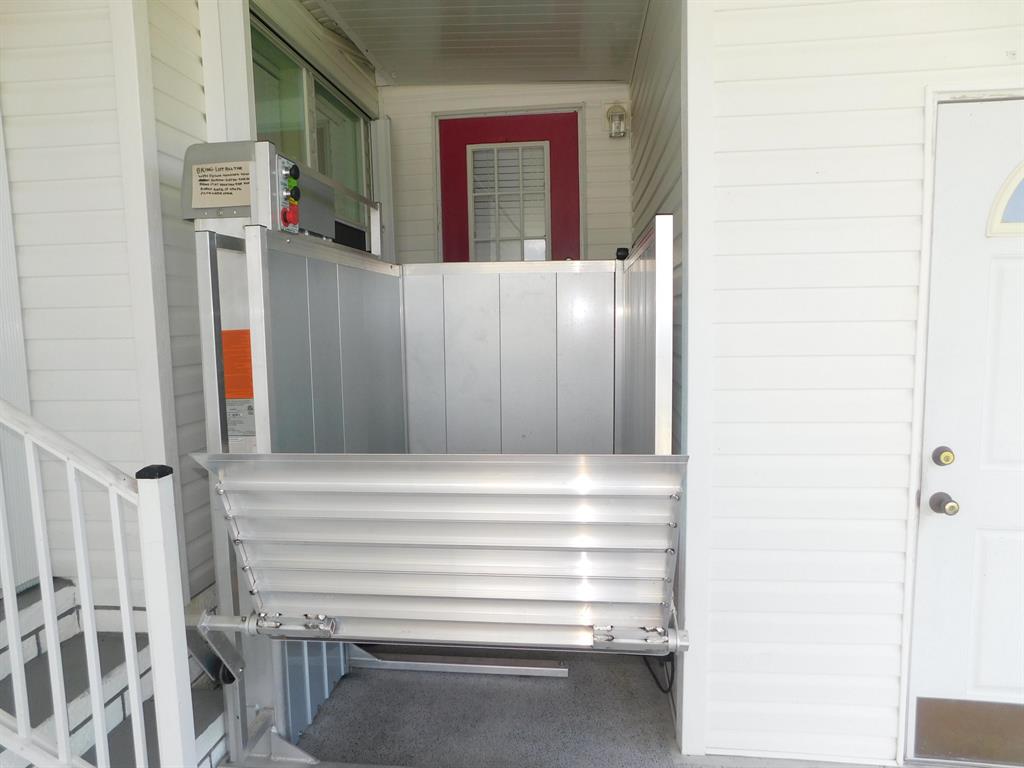 TROPICAL ISLES - Residential