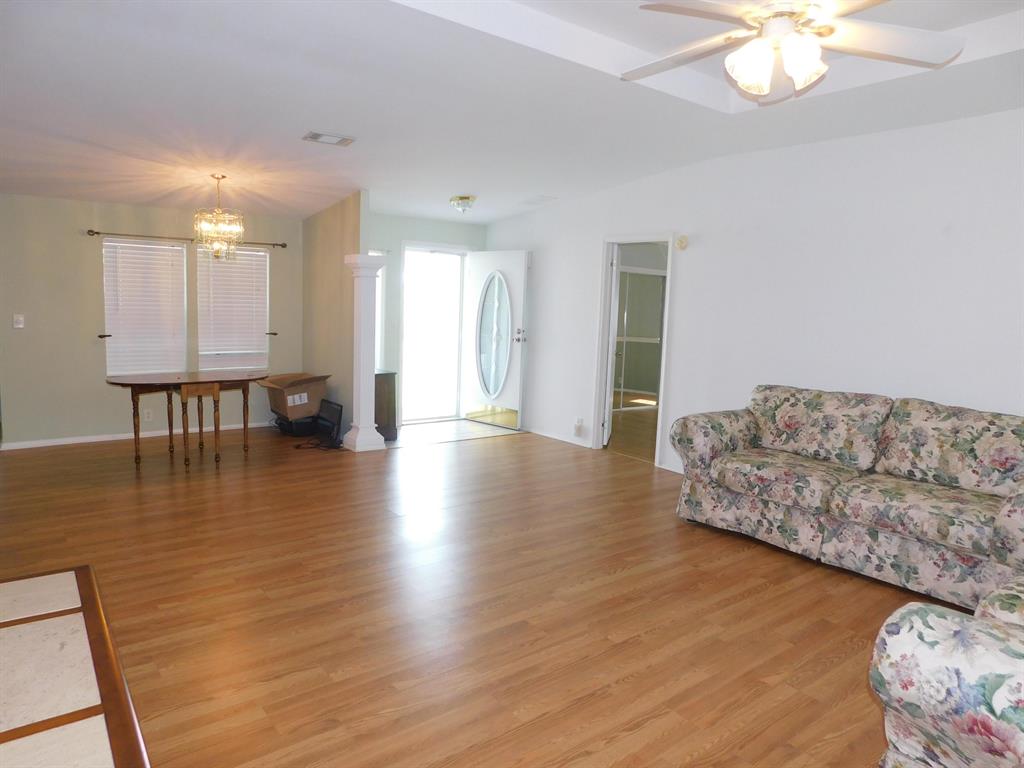 TROPICAL ISLES - Residential