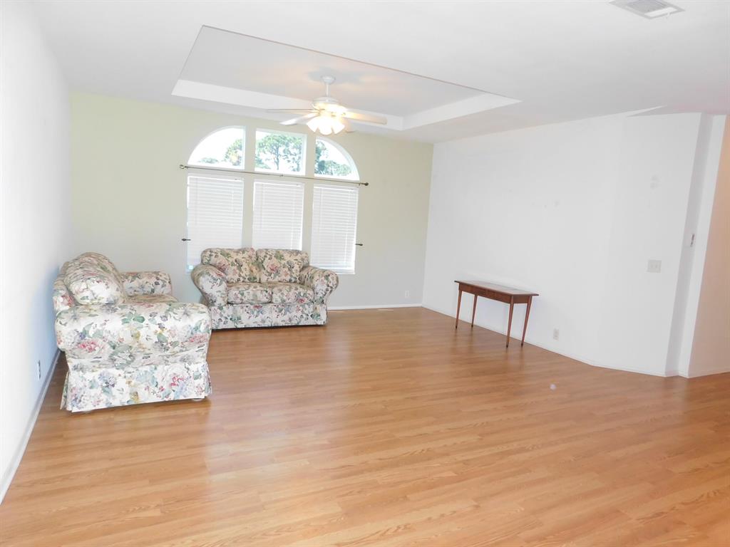 TROPICAL ISLES - Residential