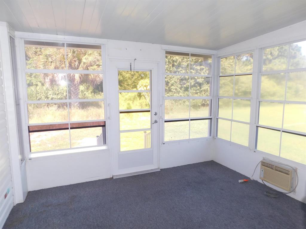 TROPICAL ISLES - Residential