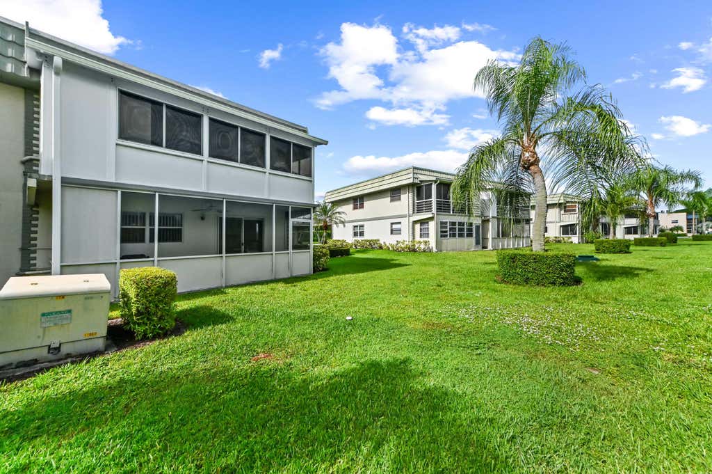 Photo of 205 Flanders E Ln, Delray Beach, FL 33484 (MLS # B26044830)