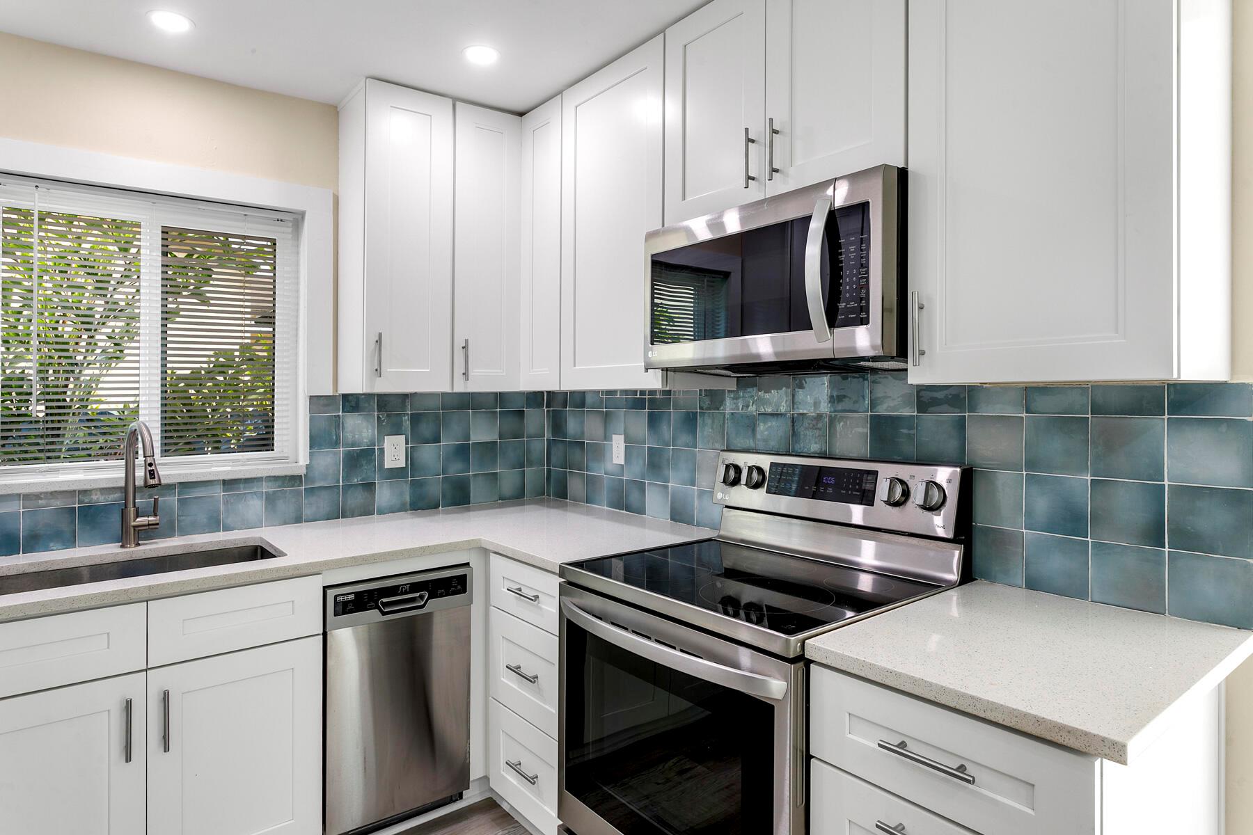 NORTH LAKE WORTH - Residential