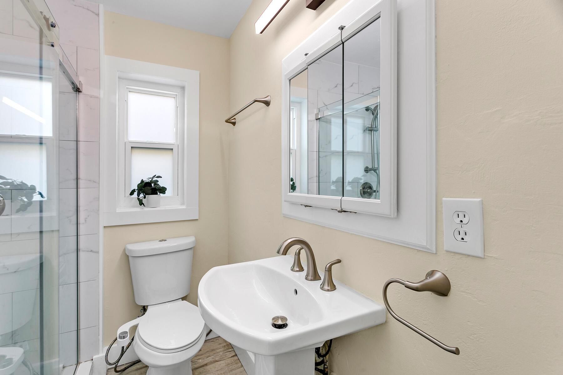 NORTH LAKE WORTH - Residential