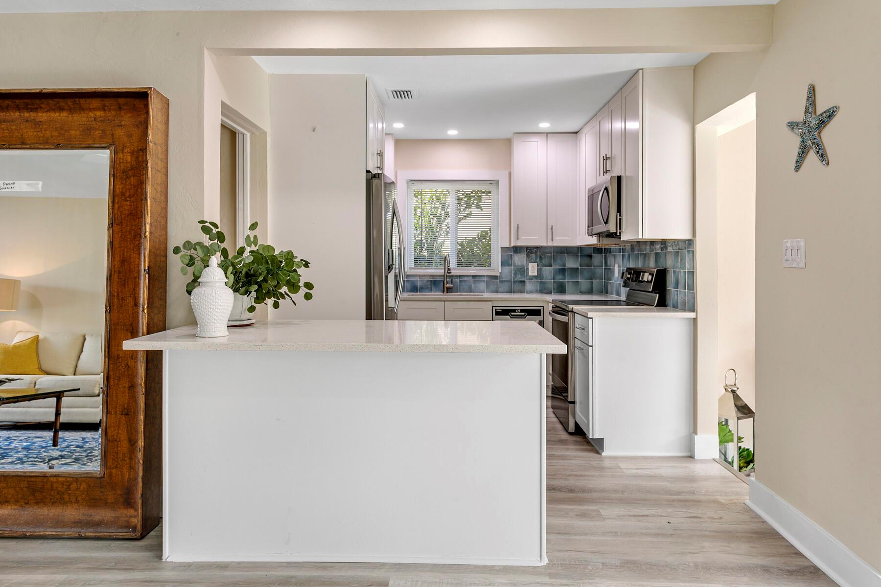 NORTH LAKE WORTH - Residential