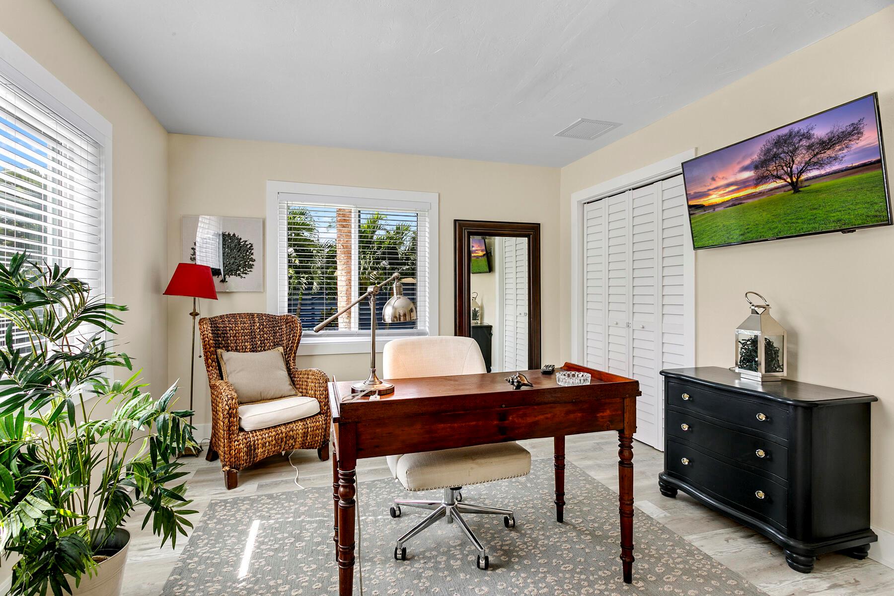 NORTH LAKE WORTH - Residential