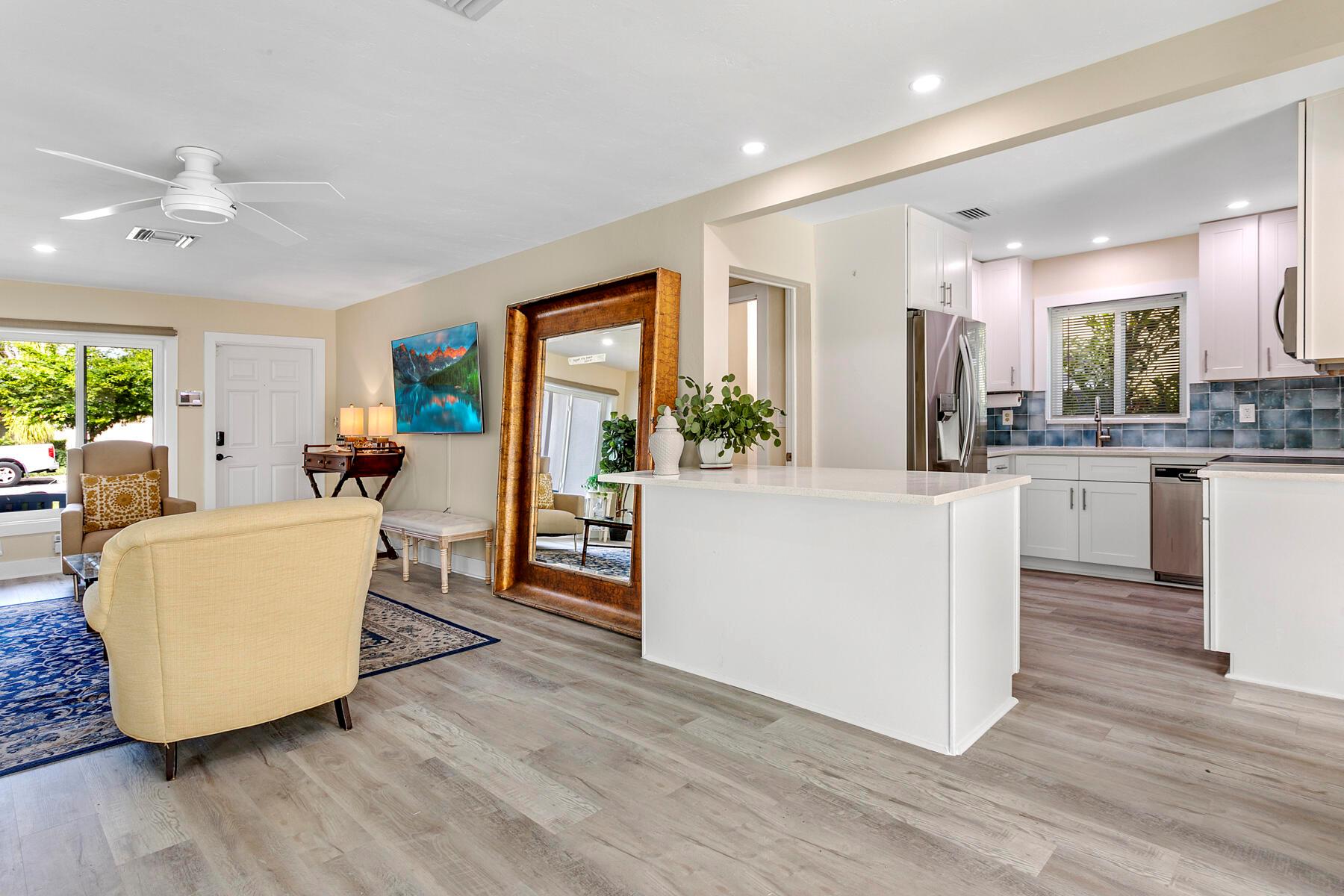 NORTH LAKE WORTH - Residential