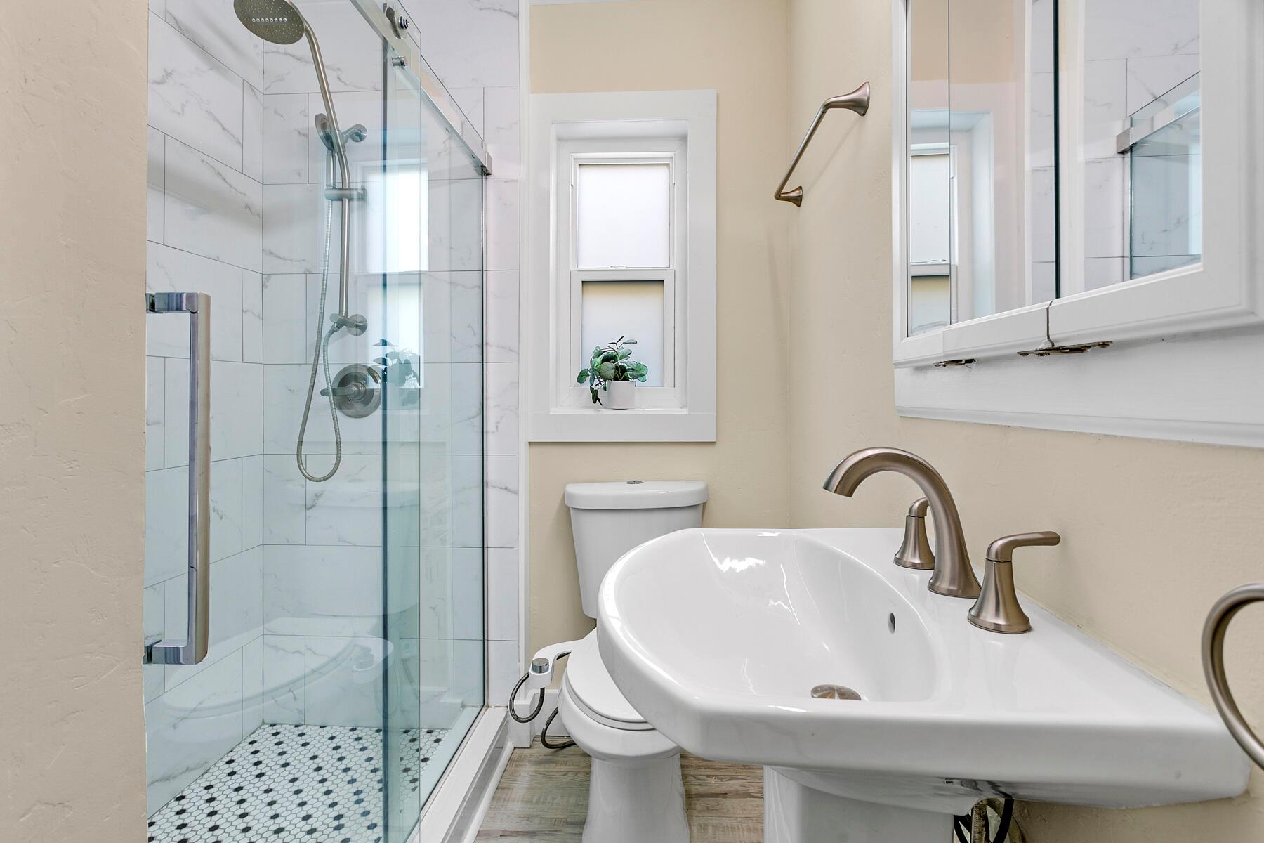 NORTH LAKE WORTH - Residential