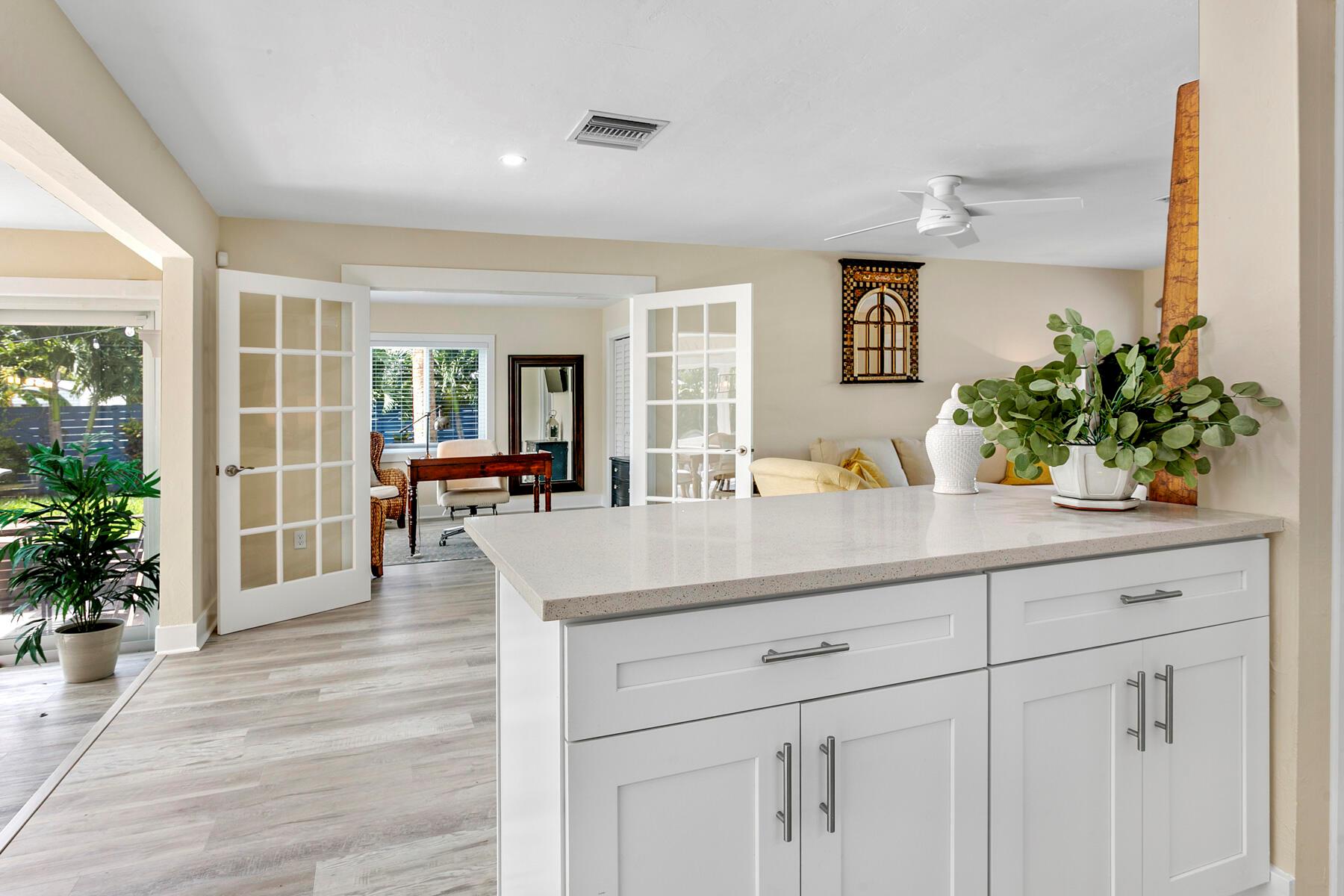 NORTH LAKE WORTH - Residential