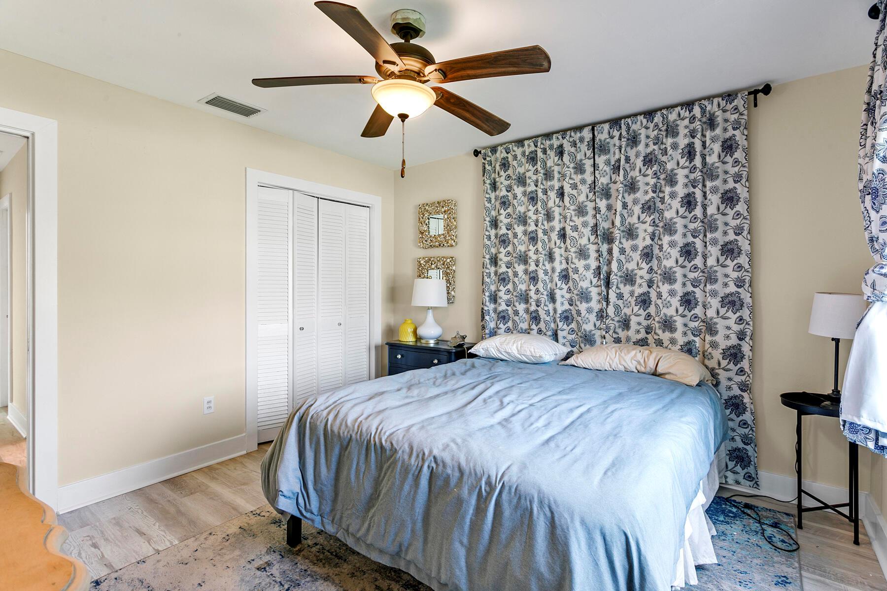 NORTH LAKE WORTH - Residential