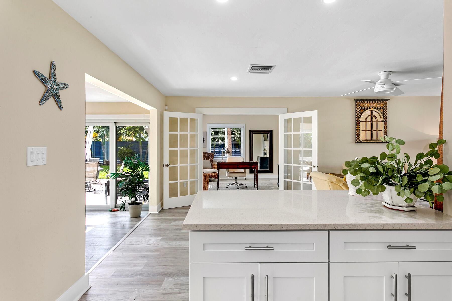 NORTH LAKE WORTH - Residential