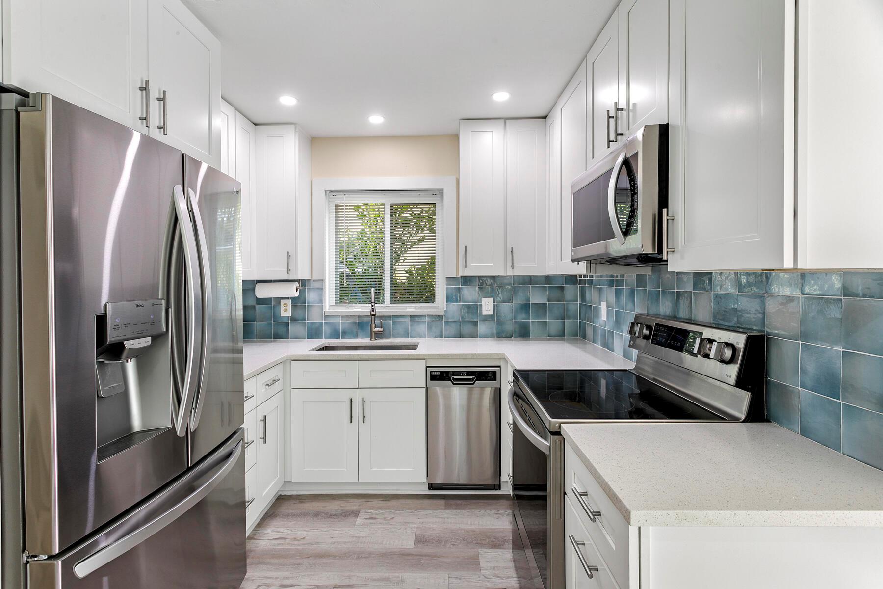 NORTH LAKE WORTH - Residential