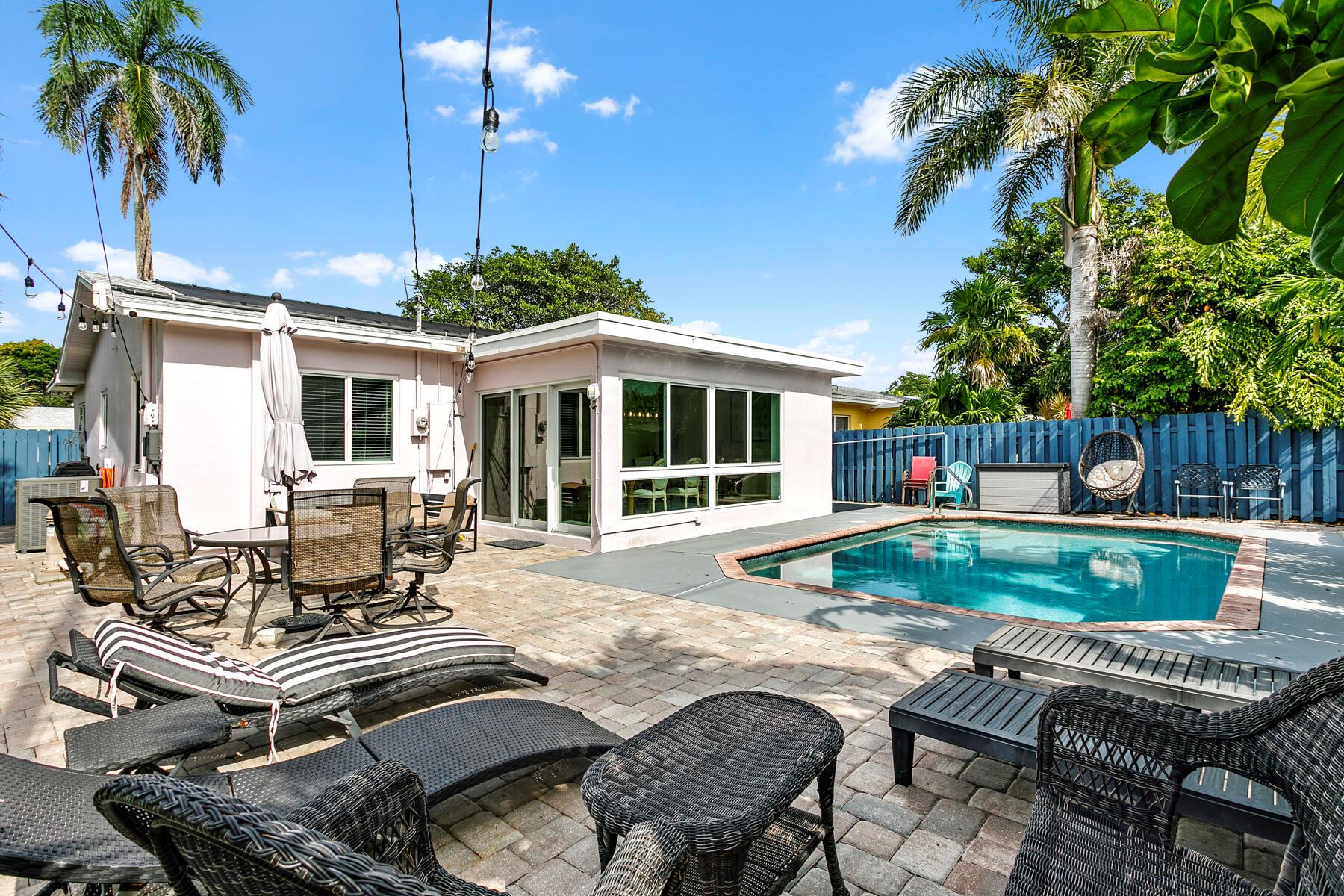 NORTH LAKE WORTH - Residential