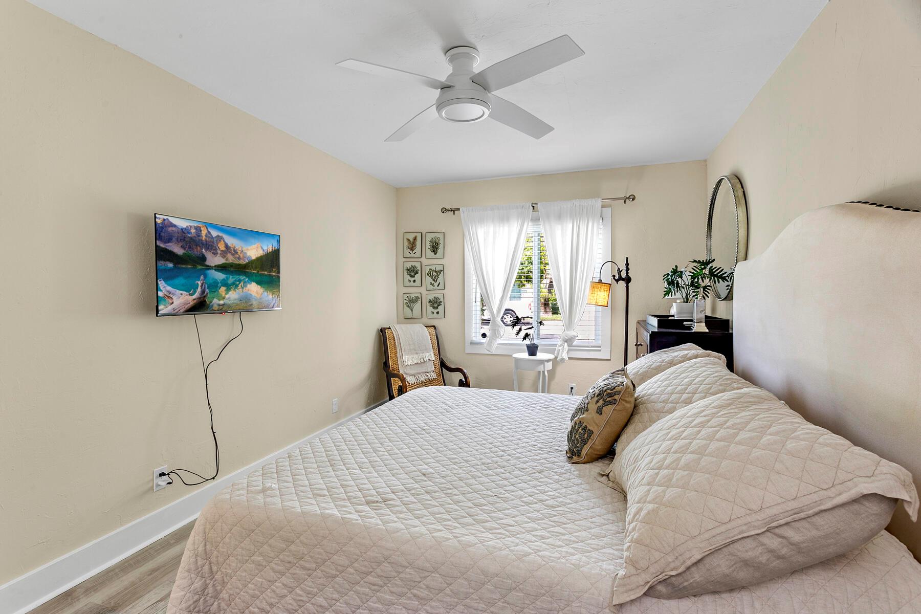 NORTH LAKE WORTH - Residential