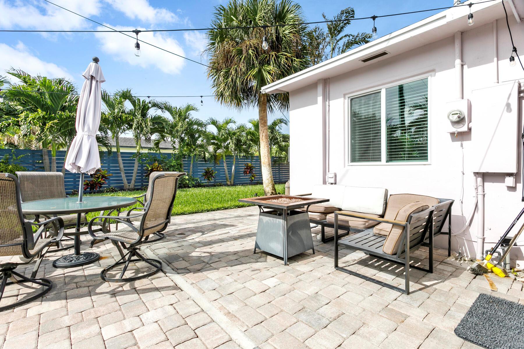 NORTH LAKE WORTH - Residential