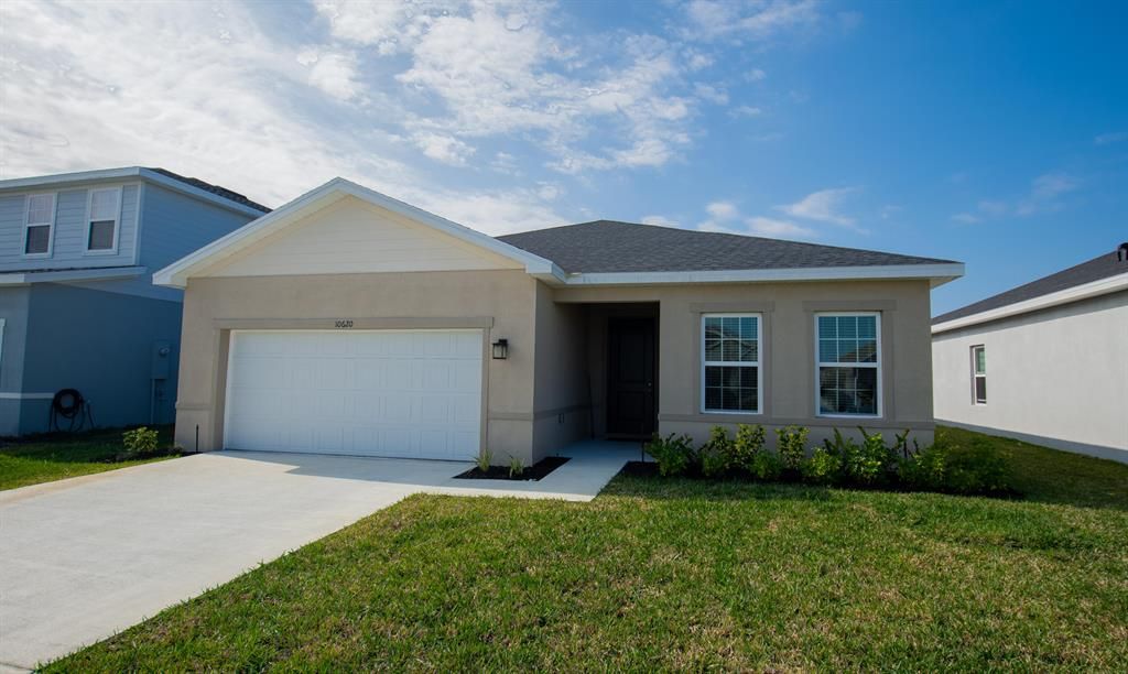 Photo of 10620 SW Vasari Way, Port Saint Lucie, FL 34987 (MLS # R10861786)