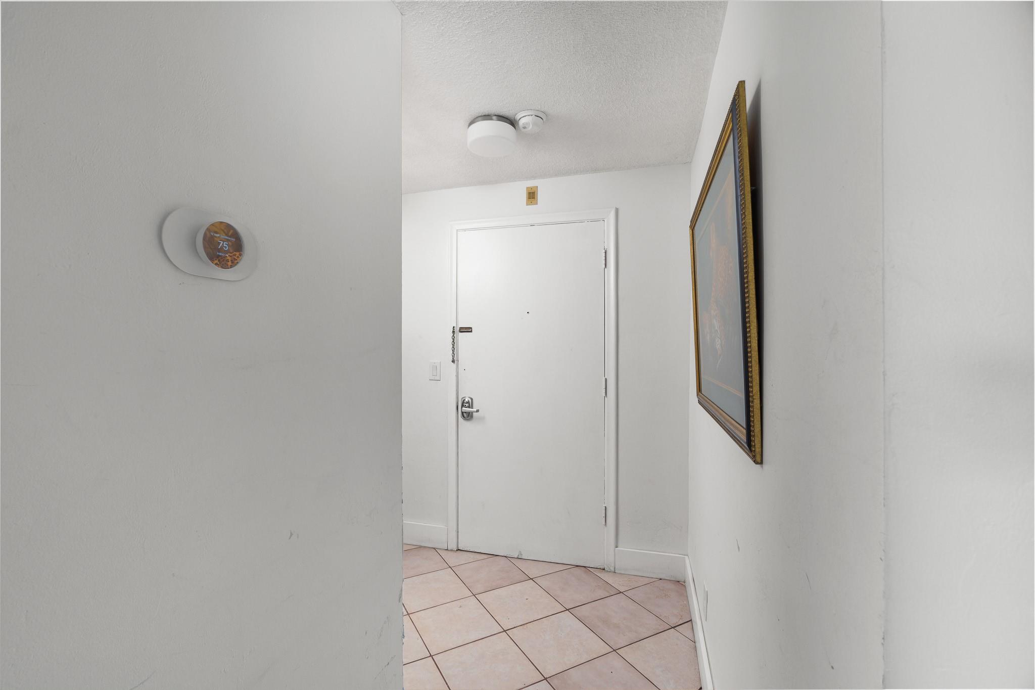 VIRGINIAN APTS - Residential