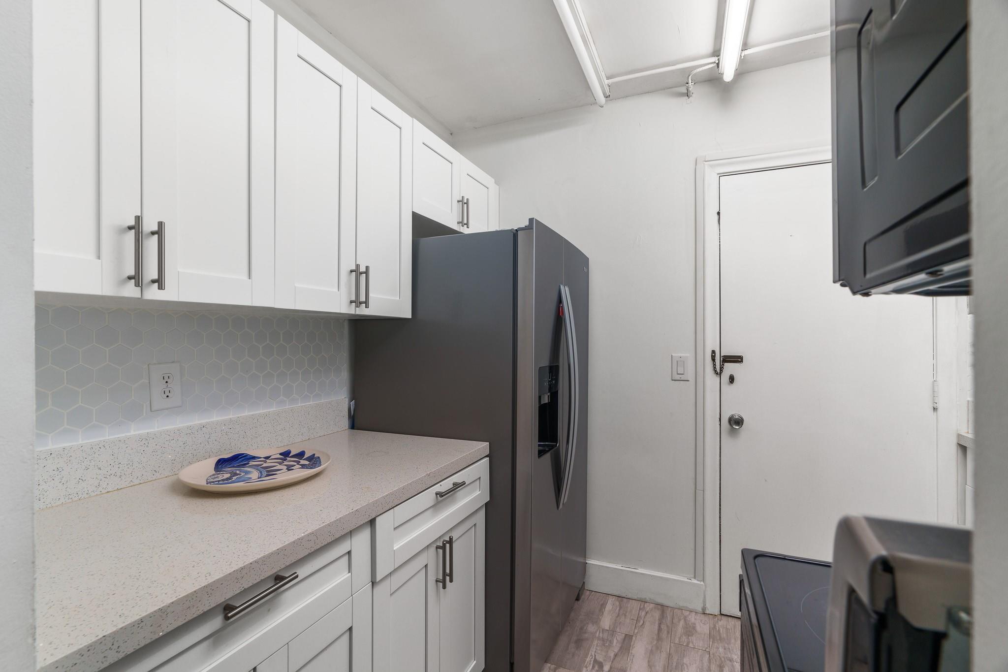 VIRGINIAN APTS - Residential