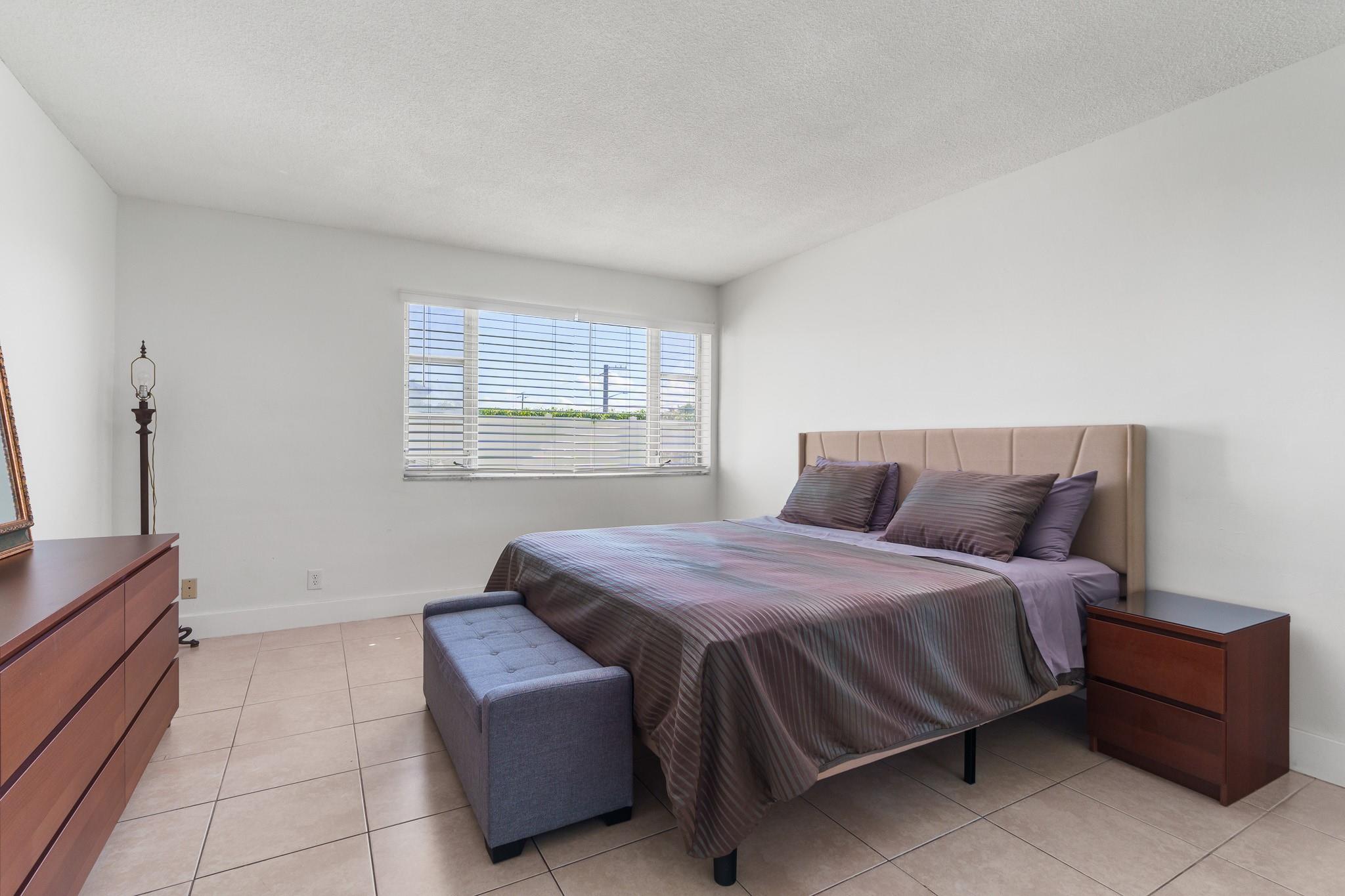 VIRGINIAN APTS - Residential