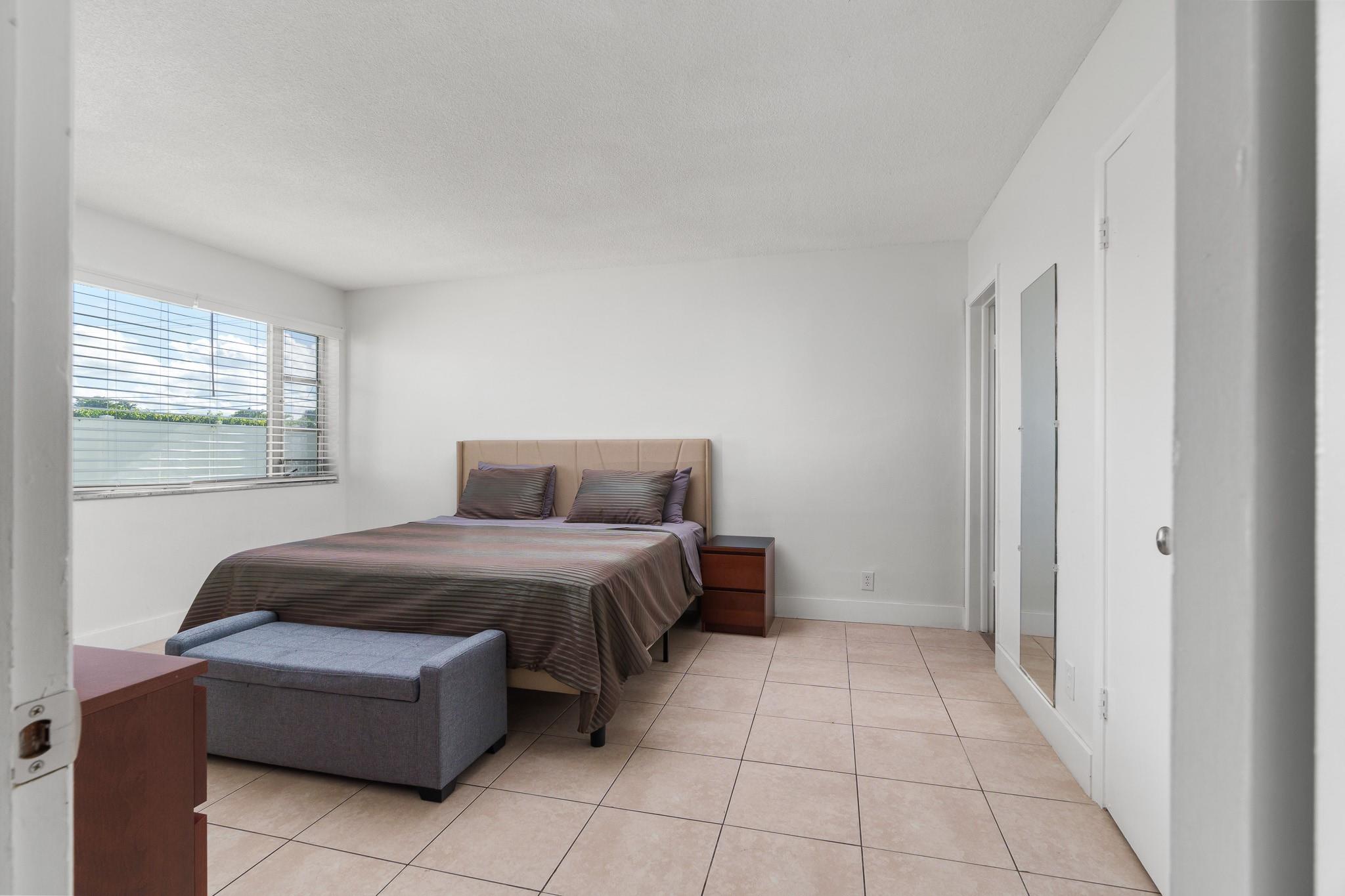 VIRGINIAN APTS - Residential