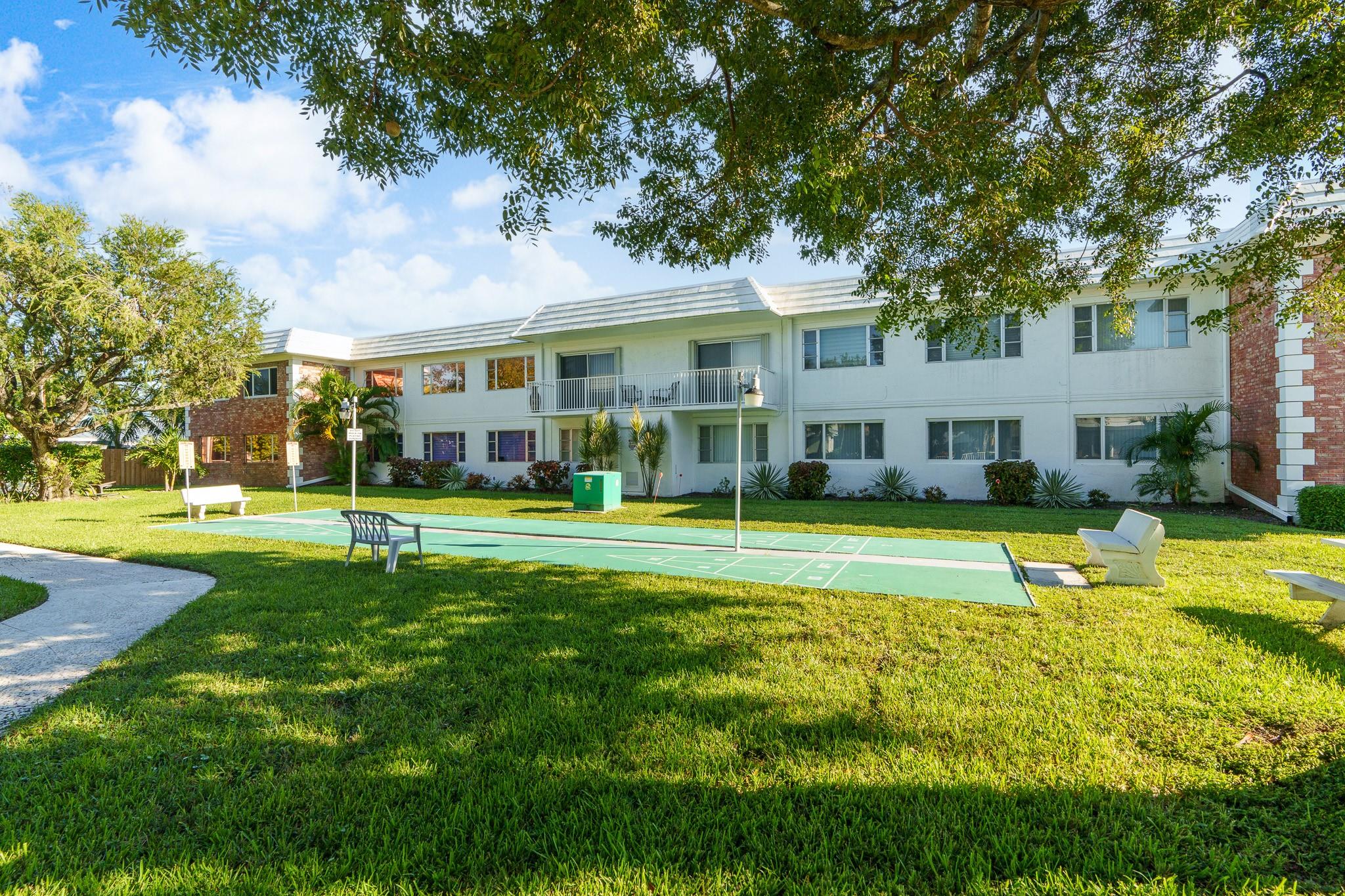 VIRGINIAN APTS - Residential