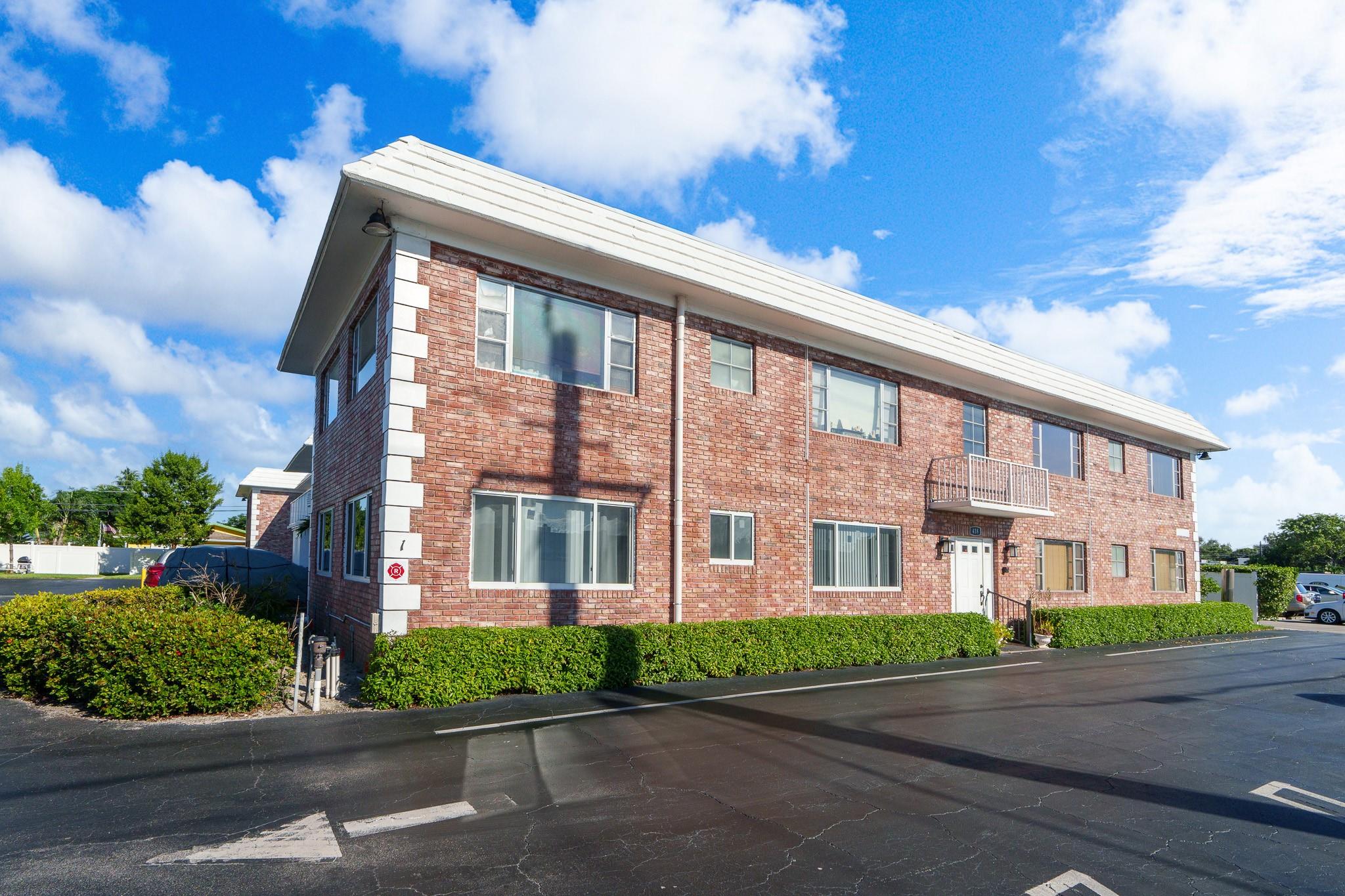 VIRGINIAN APTS - Residential