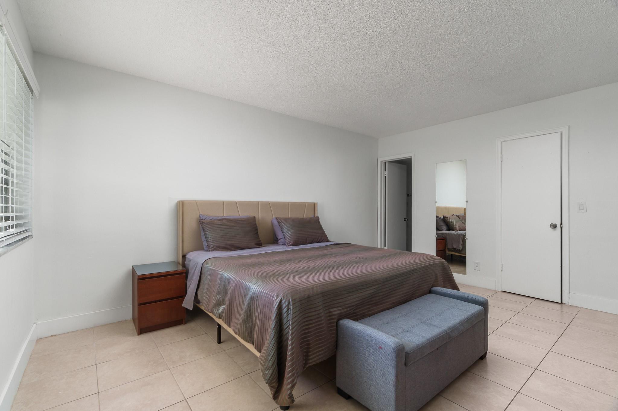 VIRGINIAN APTS - Residential