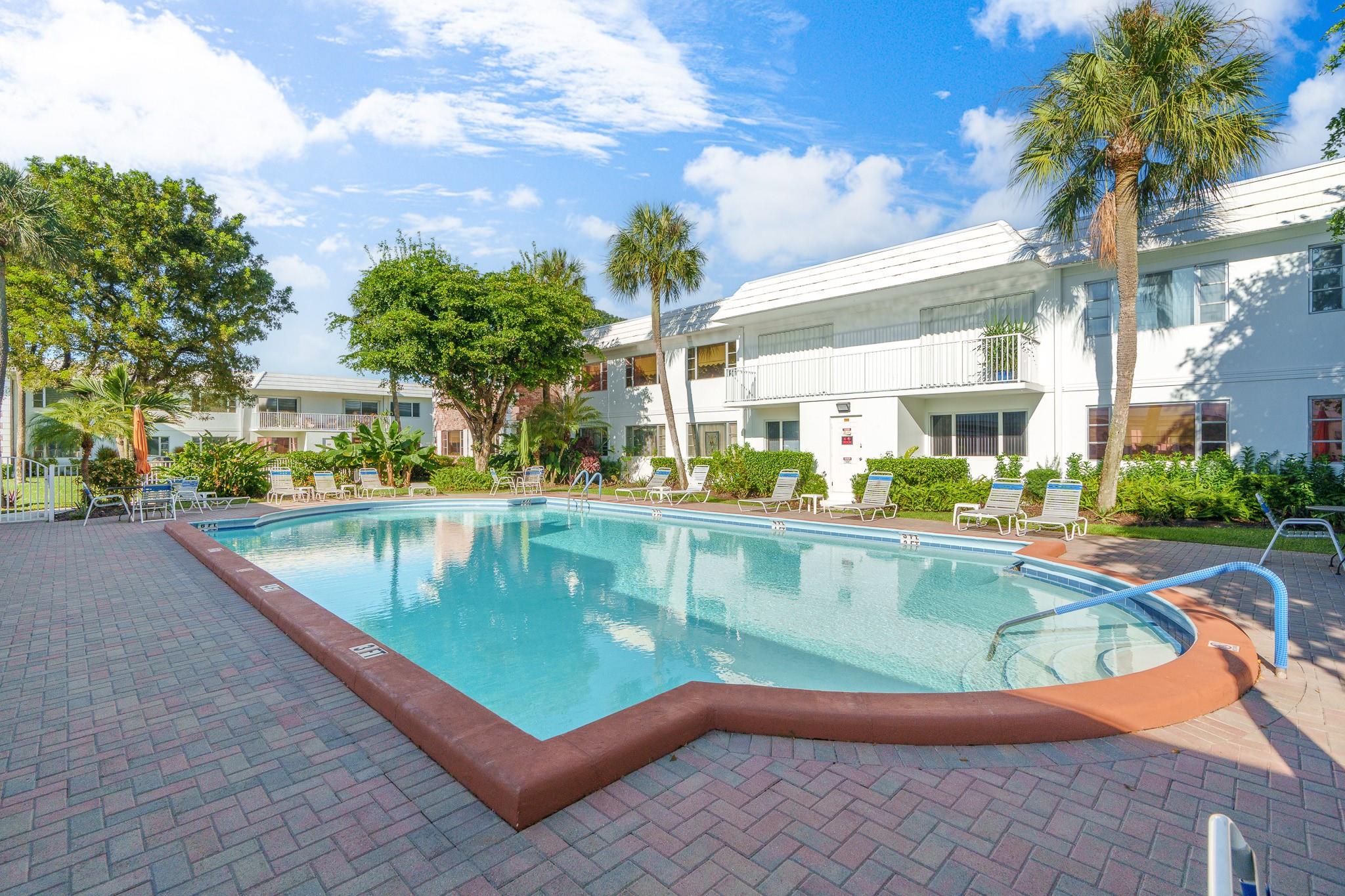 VIRGINIAN APTS - Residential