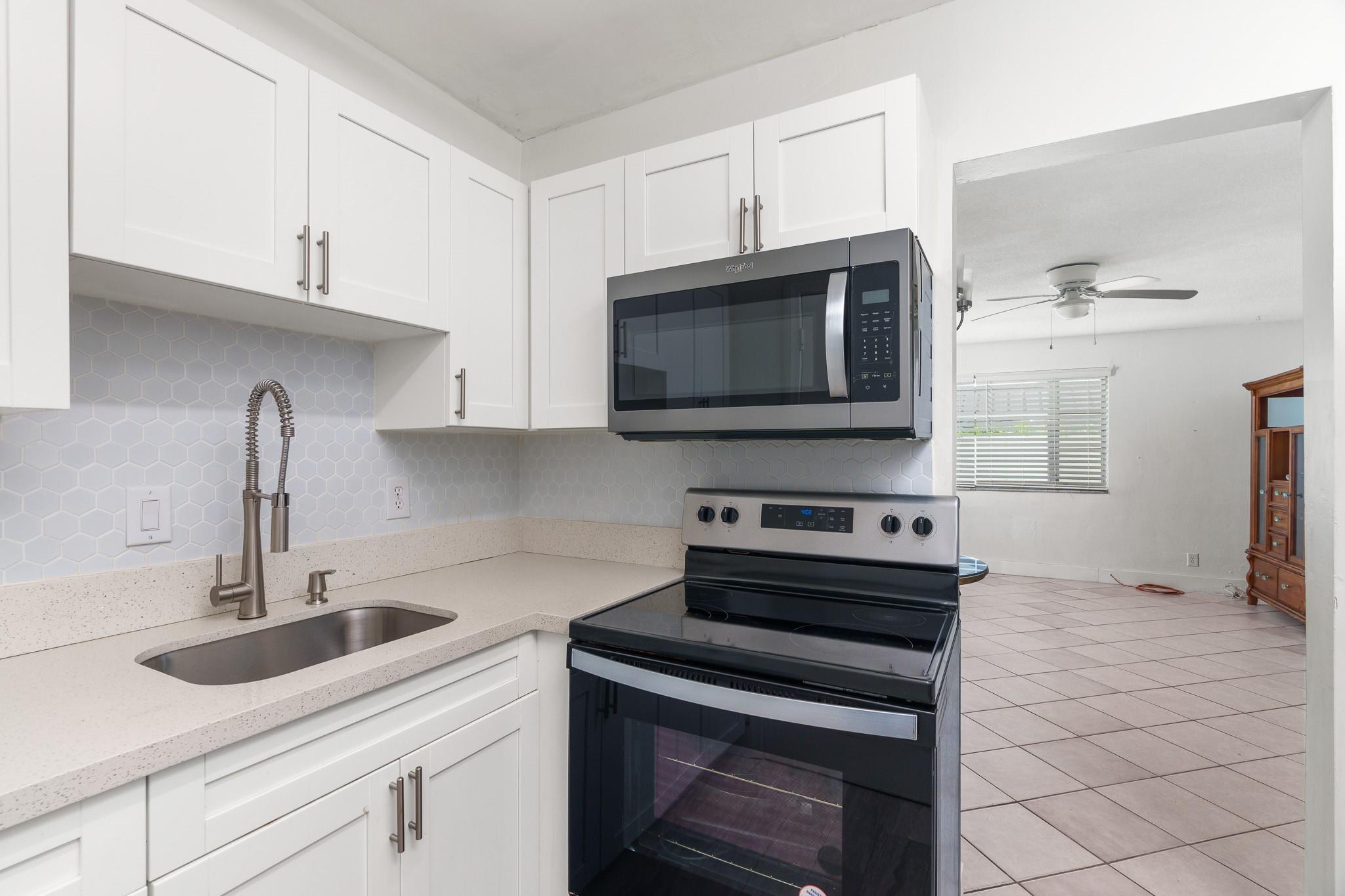418 S Cypress Rd 106